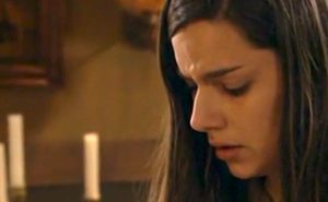 Manuela in lutto per la morte di sua figlia - Una vita anticipazioni