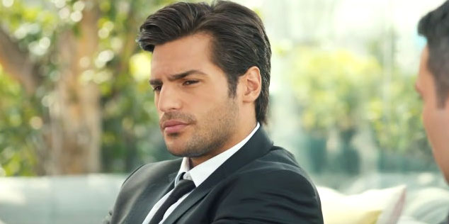 Ayaz Dincer (Serkan Cayoglu) di Cherry Season la stagione del cuore