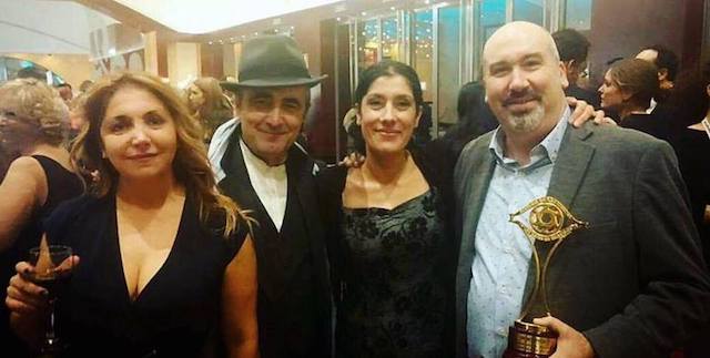 Miquel Peidro Zaragoza con Aurora Guerra e due attori di Una vita