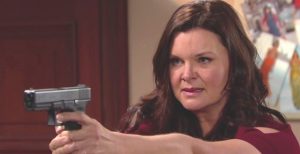 Beautiful: KATIE punta la pistola verso QUINN