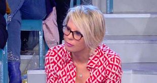 Maria De Filippi conduce UOMINI E DONNE