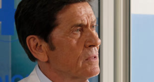 GIANNI MORANDI ne L'Isola di Pietro / foto MEDIASET