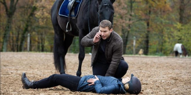 Franzi ha un incidente a cavallo, Tempesta d'amore © ARD Christof Arnold