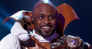 WAYNE BRADY (Reese di Beautiful) vincitore de IL CANTANTE MASCHERATO negli Stati Uniti