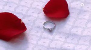 L'anello di fidanzamento di Henry per Jessica cade dal cielo, Tempesta d'amore © ARD Screenshot