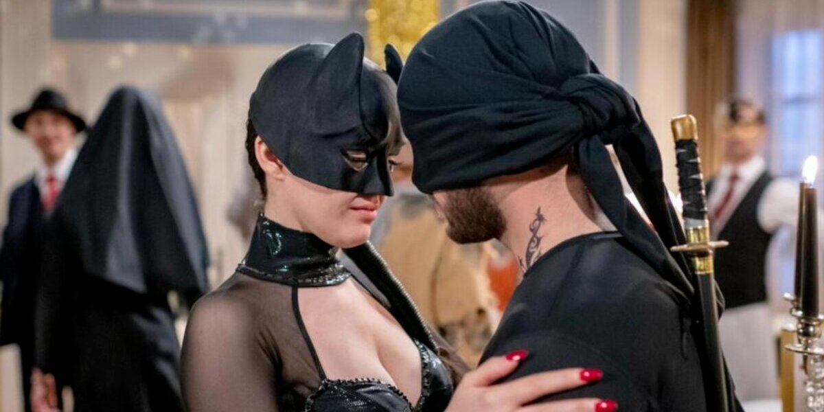 Tempesta d’amore, anticipazioni tedesche: Shirin e Florian, ballo in maschera al Fürstenhof (con bacio proibito) Tempesta d’amore, anticipazioni tedesche: Shirin e Florian, ballo in maschera al Fürstenhof (con bacio proibito)