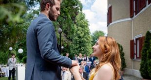 Constanze fa una proposta di matrimonio a Florian, Tempesta d'amore © ARD Christof Arnold