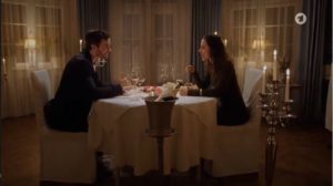 Georg e Vanessa fanno una cena romantica, Tempesta d'amore © ARD (Screenshot)
