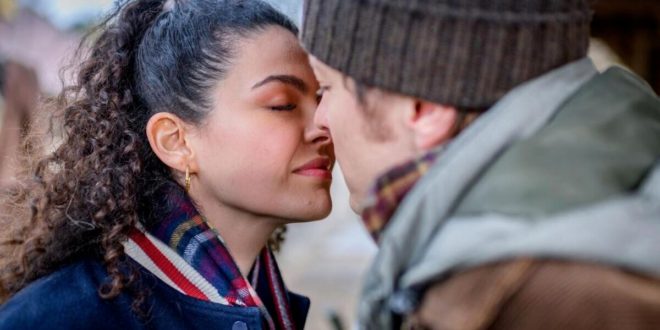 Shirin e Gerry si baciano, Tempesta d'amore © ARD/Christof Arnold