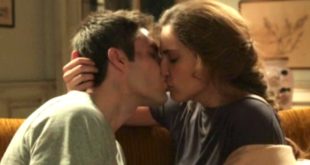 Bacio tra Sergio e Julia / Un altro domani