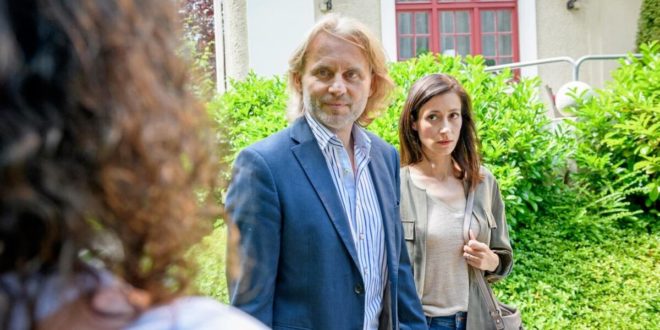 Michael e Carolin davanti a Vanessa, Tempesta d'amore © ARD Christof Arnold