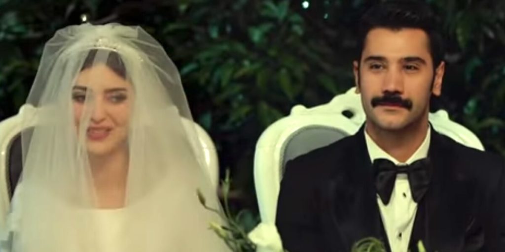 Terra Amara Yilmaz e Müjgan si sposeranno? Arrivano all'altare, anticipazioni Terra Amara Yilmaz e Müjgan si sposeranno? Arrivano all'altare, anticipazioni