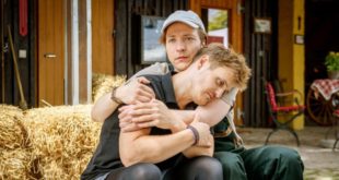 Max e Gerry si consolano, Tempesta d'amore © ARD WDR Christof Arnold