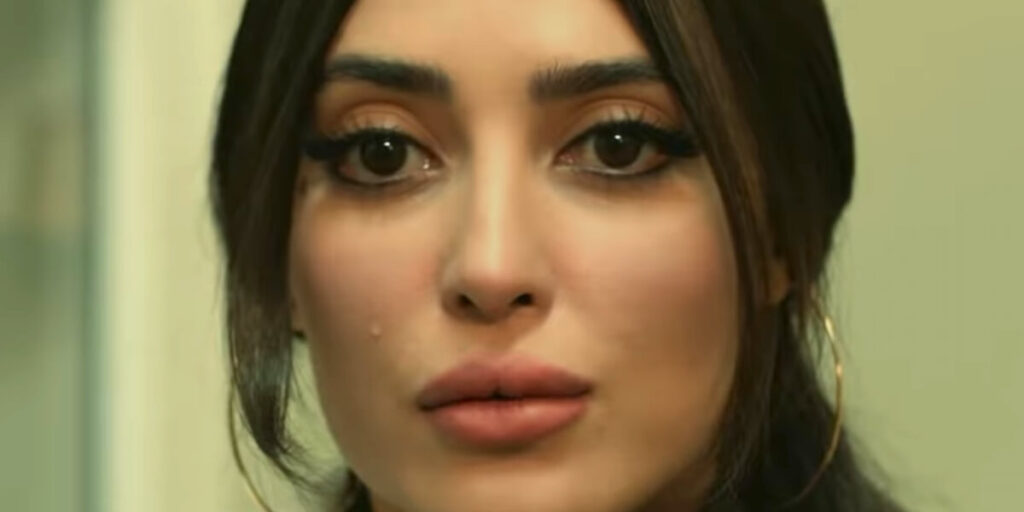 Terra Amara Müjgan scoprirà che Adnan è figlio di Yilmaz! Terra Amara Müjgan scoprirà che Adnan è figlio di Yilmaz!