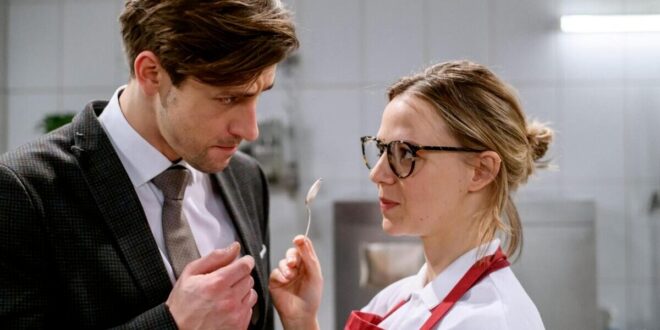 Paul e Josie in cucina, Tempesta d'amore © ARD Christof Arnold (1) (1)