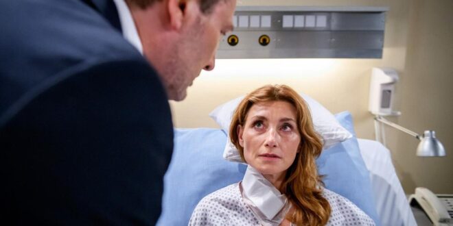 Christoph fa visita ad Alexandra in ospedale, Tempesta d'amore © ARD WDR Christof Arnold