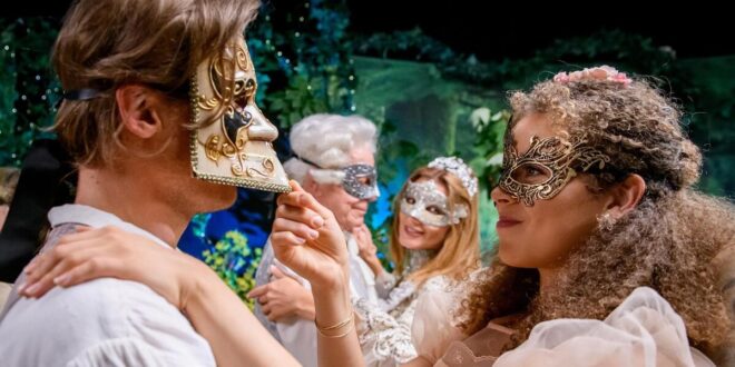 Ana e Vincent al ballo in maschera, Tempesta d'amore © ARD Christof Arnold (2)