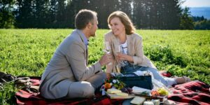 Markus e Katja fanno un picnic romantico, Tempesta d'amore © ARD Christof Arnold
