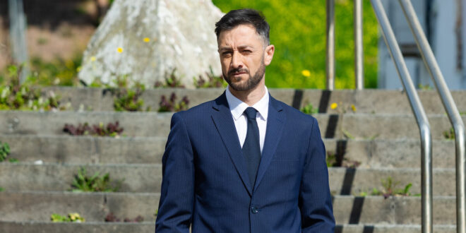 Carlo Caracciolo è Gennaro Gagliotti a Un posto al sole (foto RAI)