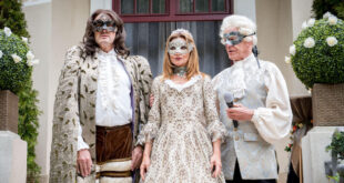 Ballo in maschera / Tempesta d'amore (foto Mediaset)
