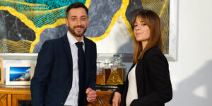 Carlo Caracciolo e Alessandra Masi / Un posto al sole (foto RAI)