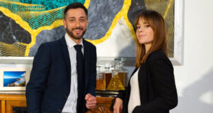 Carlo Caracciolo e Alessandra Masi / Un posto al sole (foto RAI)