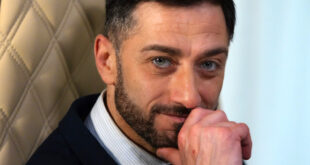 Carlo Caracciolo è Gennaro Gagliotti a Un posto al sole (foto RAI)