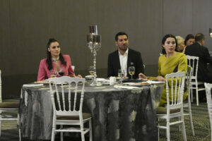 Yesim, Kahraman e Oylum / Tradimento (foto Mediaset)