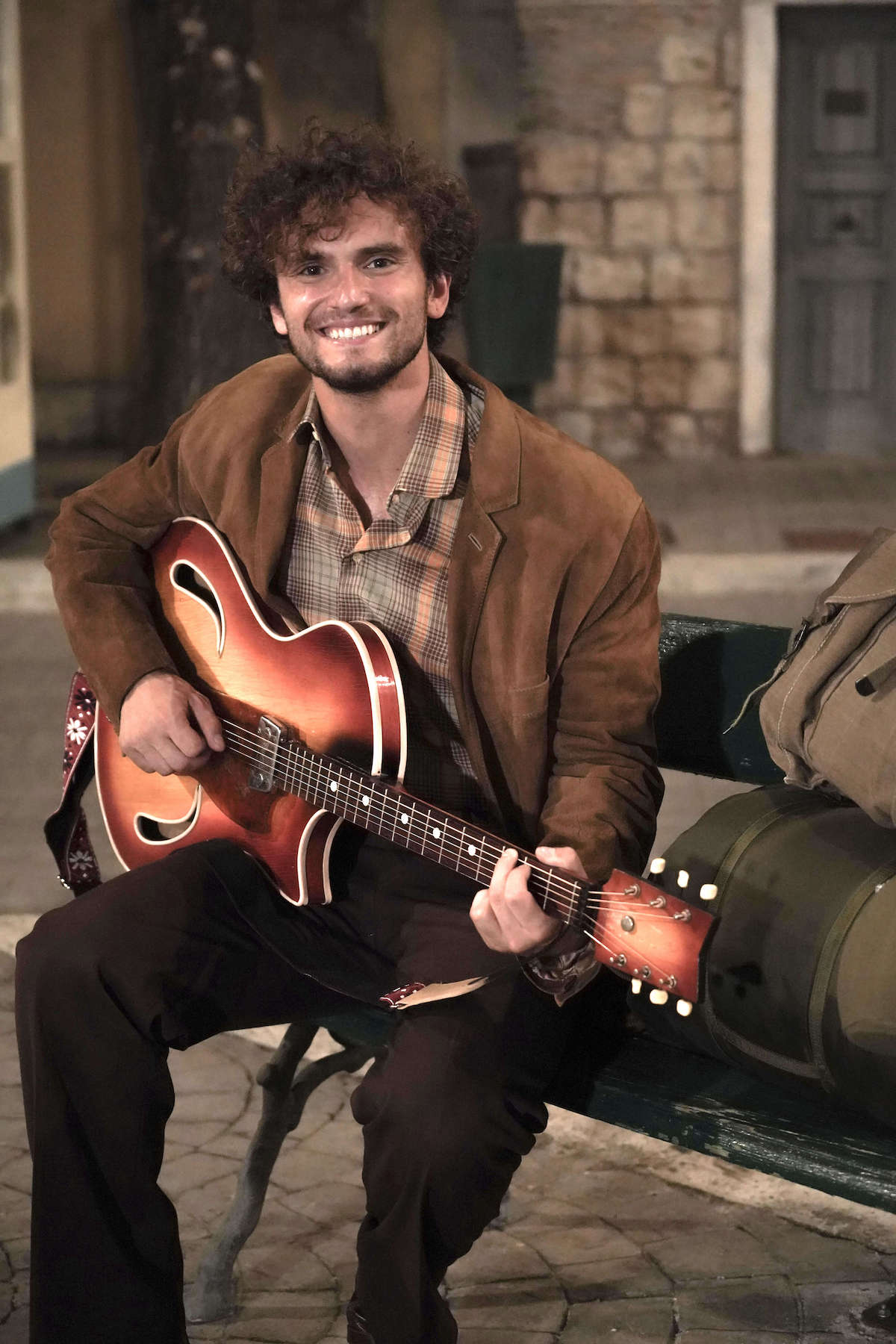Mirko Lorusso è Johnny Pastore a Il paradiso delle signore