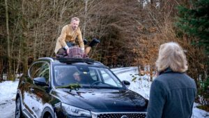 Michael sorprende Erik e Nicole, Tempesta d'amore © ARD WDR Christof Arnold