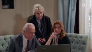 Werner, Hildegard e Alexandra vedono la registrazione di Tom, Tempesta d'amore © ARD (Screenshot) 2
