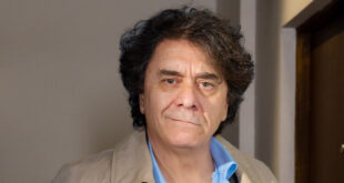 Pietro Bontempo è Attilio Grillo a Un posto al sole (foto RAI)