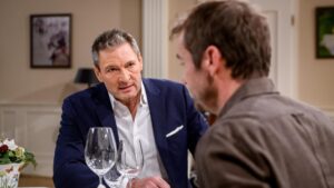 Christoph parla al padre di Theo, Tempesta d'amore © ARD WDR Thomas Neumeier 2