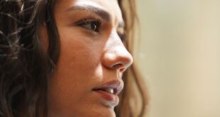 Io sono Farah - dizi turca con Demet Ozdemir (foto Mediaset)