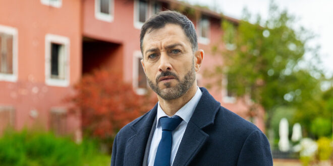 Carlo Caracciolo è Gennaro Gagliotti a Un posto al sole (foto RAI)