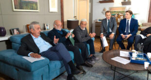 Riunione di condominio / Un posto al sole (foto RAI)