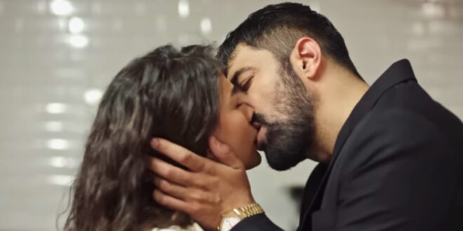 Bacio Tahir - Farah / Io sono Farah