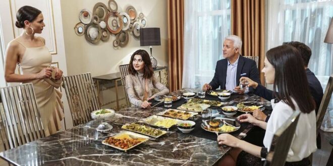 Ender, Sahika e Halit / Forbidden fruit (foto Mediaset)