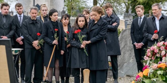 Funerali di THEO / Tempesta d'amore
