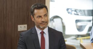 Forbidden fruit / Kaya (foto Mediaset)