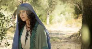 L'attrice Minnie Driver / Le donne della Bibbia (foto Mediaset)