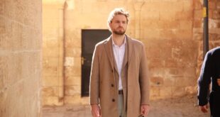 Ozkan / Far away (foto Mediaset)