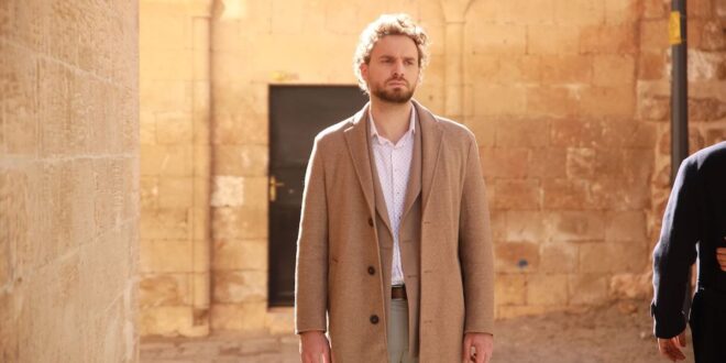 Ozkan / Far away (foto Mediaset)