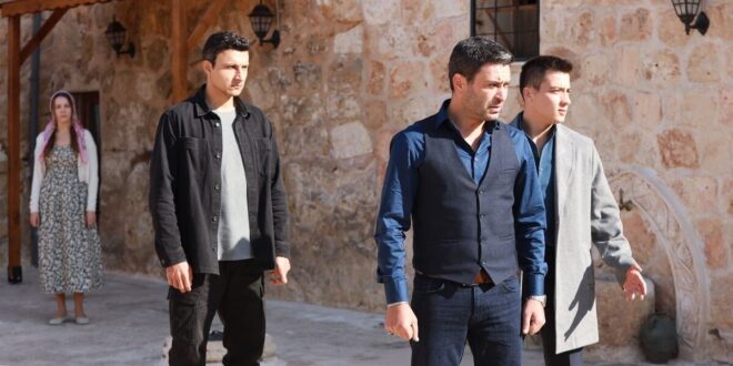 Sahin, Cihan e Kaya / Far away (foto Mediaset)