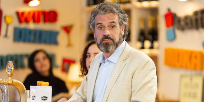 Mauro Mercatali è VANNI a Un posto al sole (foto RAI)